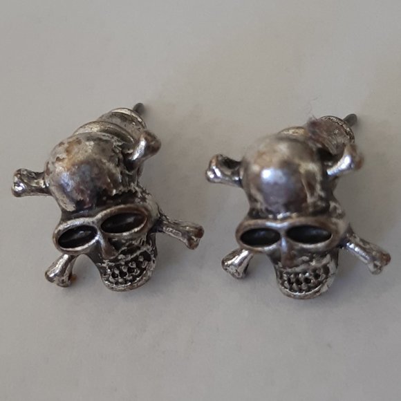 Skull & Bones Earrings Silver Studs Small - Picture 1 of 6